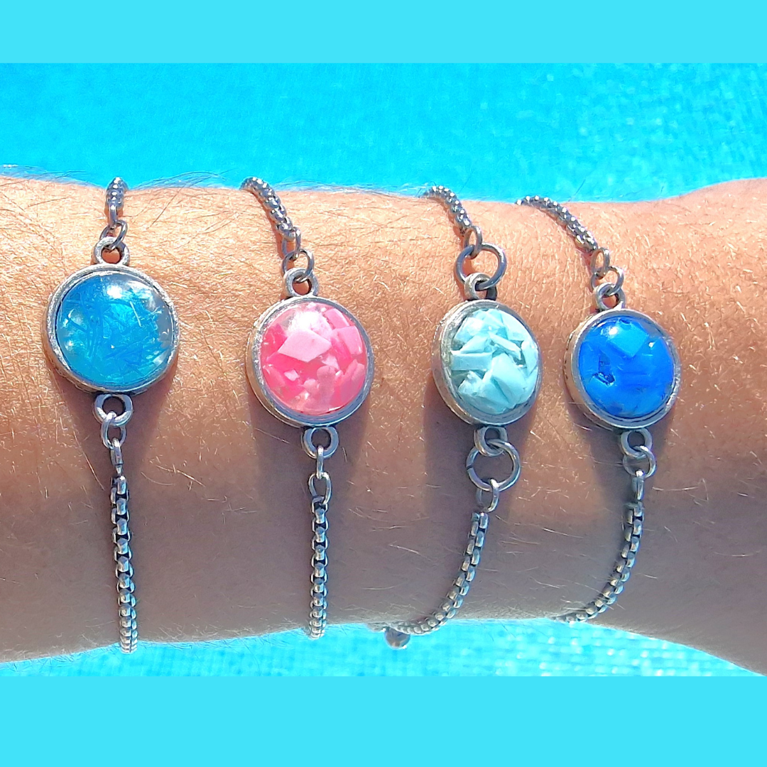 Bracelet with aqua color Ocean plastic