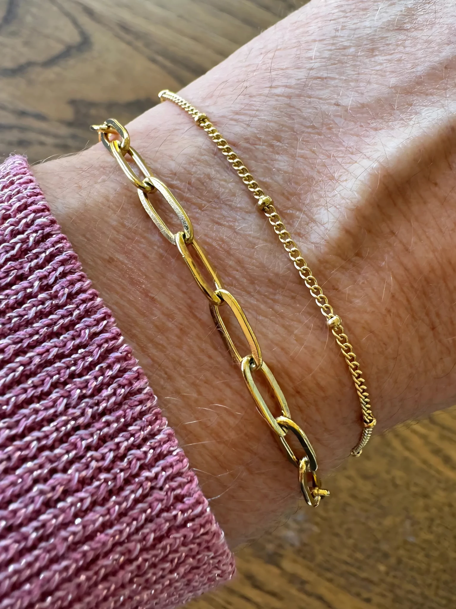 bracelet waterproof. Premium stainless steel with 18krt gold layer. Non-tarnish.