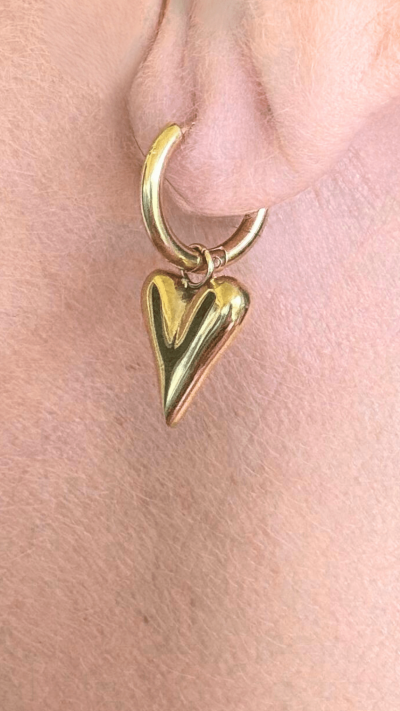 Hoop heart earrings 100% waterproof √ 100 % water and sea proof and hypoallergenic √ Premium stainless steel with 18krt gold layer √ Wear it during sport, swimming and taking a shower!  The size of the hoop is 1cm and together with the heart is 2cm
