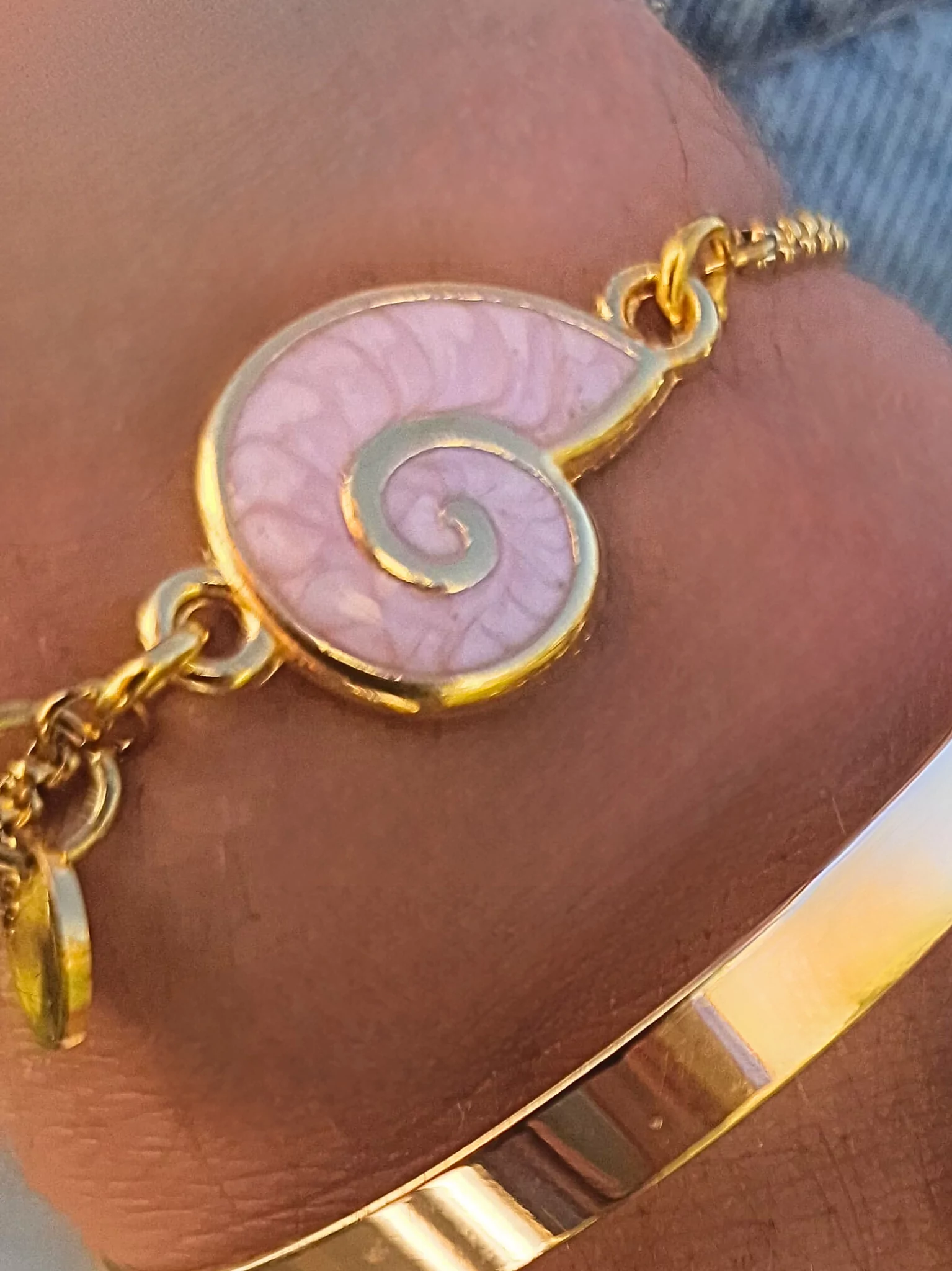 bracelet with enamal shell. Adjustable. Stainless steel