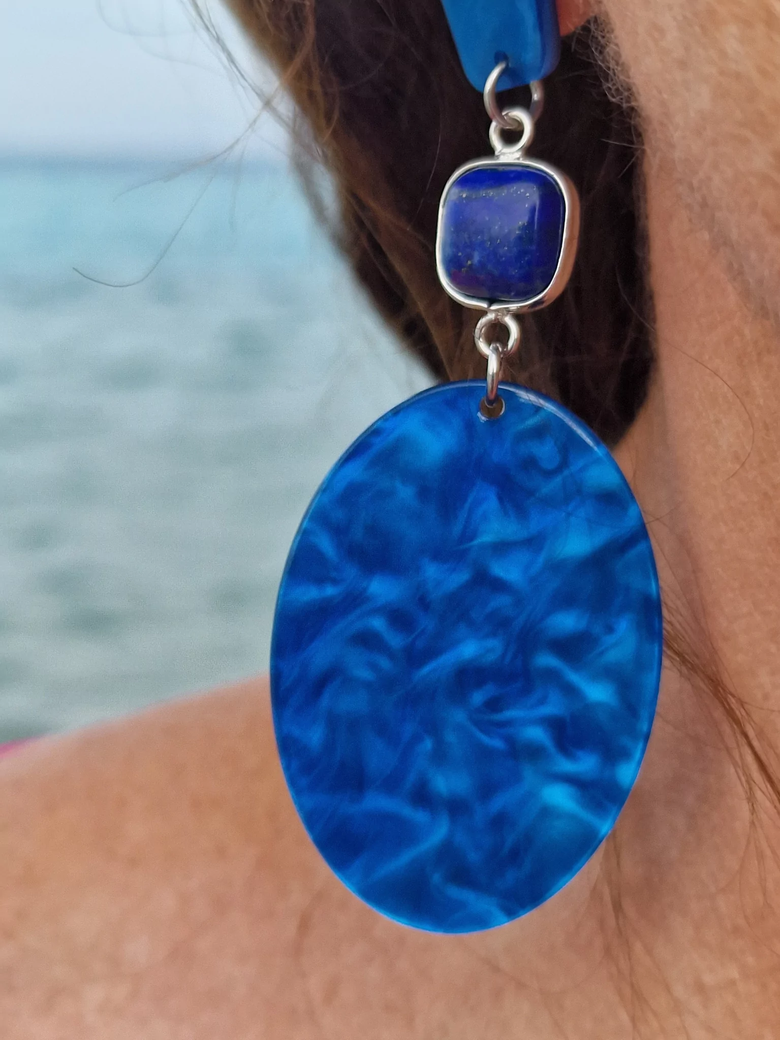 Earrings with semi-precious gemstone